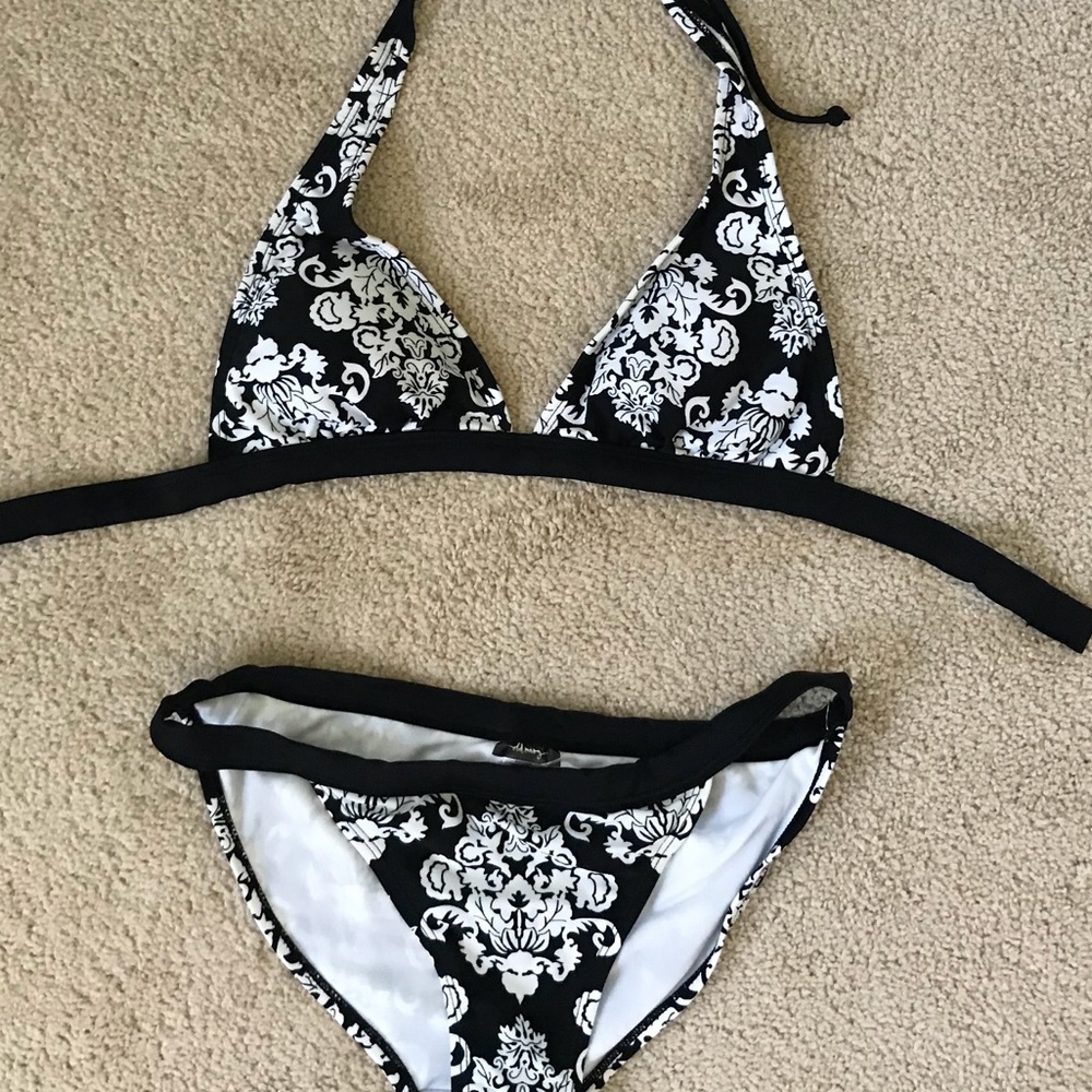 New! Black and white floral bikini.